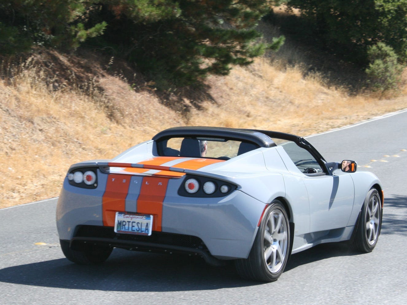 Martin Eberhard di Tesla Roadster-nya.